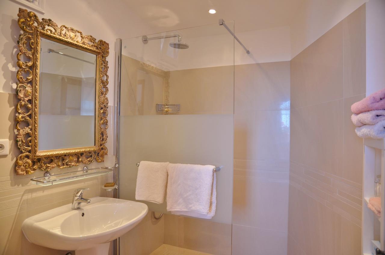 La Bastide Des Pins Bed & Breakfast Vence Exterior photo